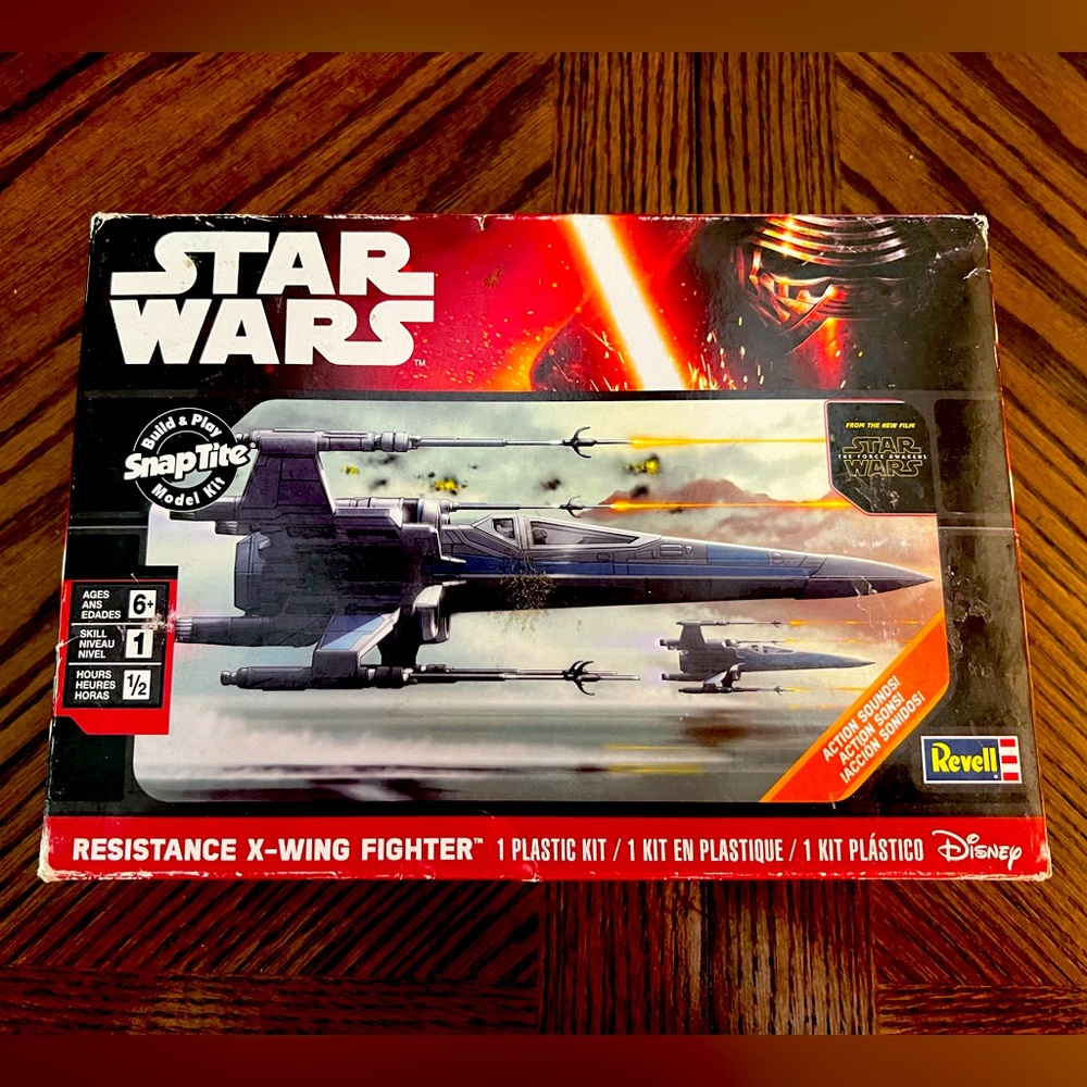 NIB Star Wars Resistance X-Wing Fighter Model Kit